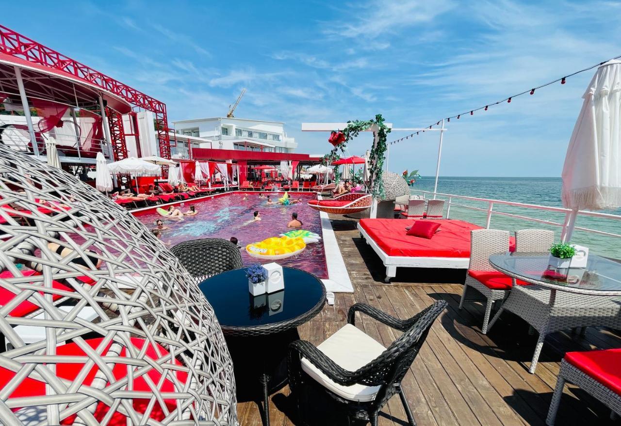 Club House Arkadia Beach Odesa Exterior photo